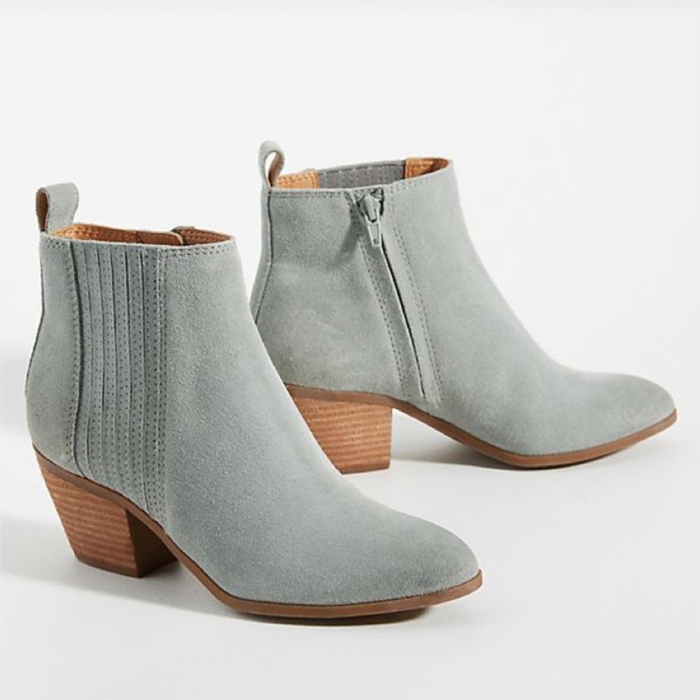 Frye & Co. Jacy Ankle Boots, size 7.5, powder blue, sueded leather, neve…